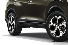 Body side moldings (painted - colouir code: KAD).Nissan  X-Trail T32