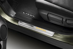 KYNNYSLISTAPARI. VALAISTUT NISSAN X-TRAIL T32