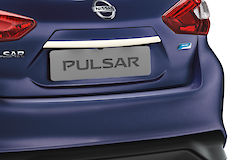 TAKALUUKUN KAHVA VALKOINEN NISSAN PULSAR
