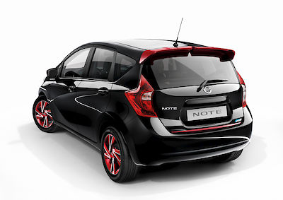 Kattospoileri (punainen väri NAH) Nissan Note E12