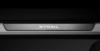 "ENTRY GUARDS, ILLUMINATED X-TRAIL